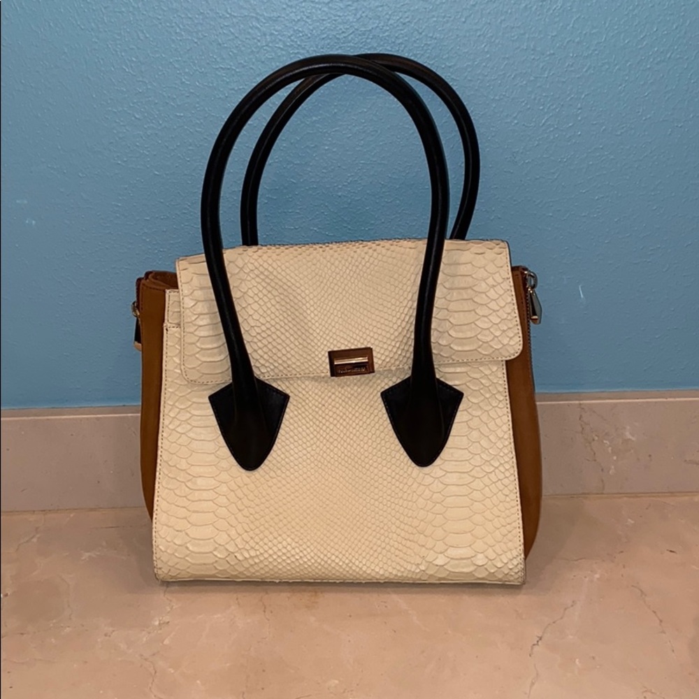 Never worn pour la Victoria snake skin bag